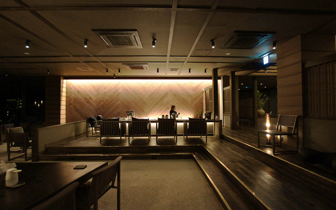ラウンジ